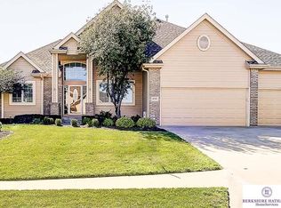 18709 Lillian St, Omaha, NE 68136