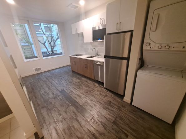 741 Harvard Ave E #206
