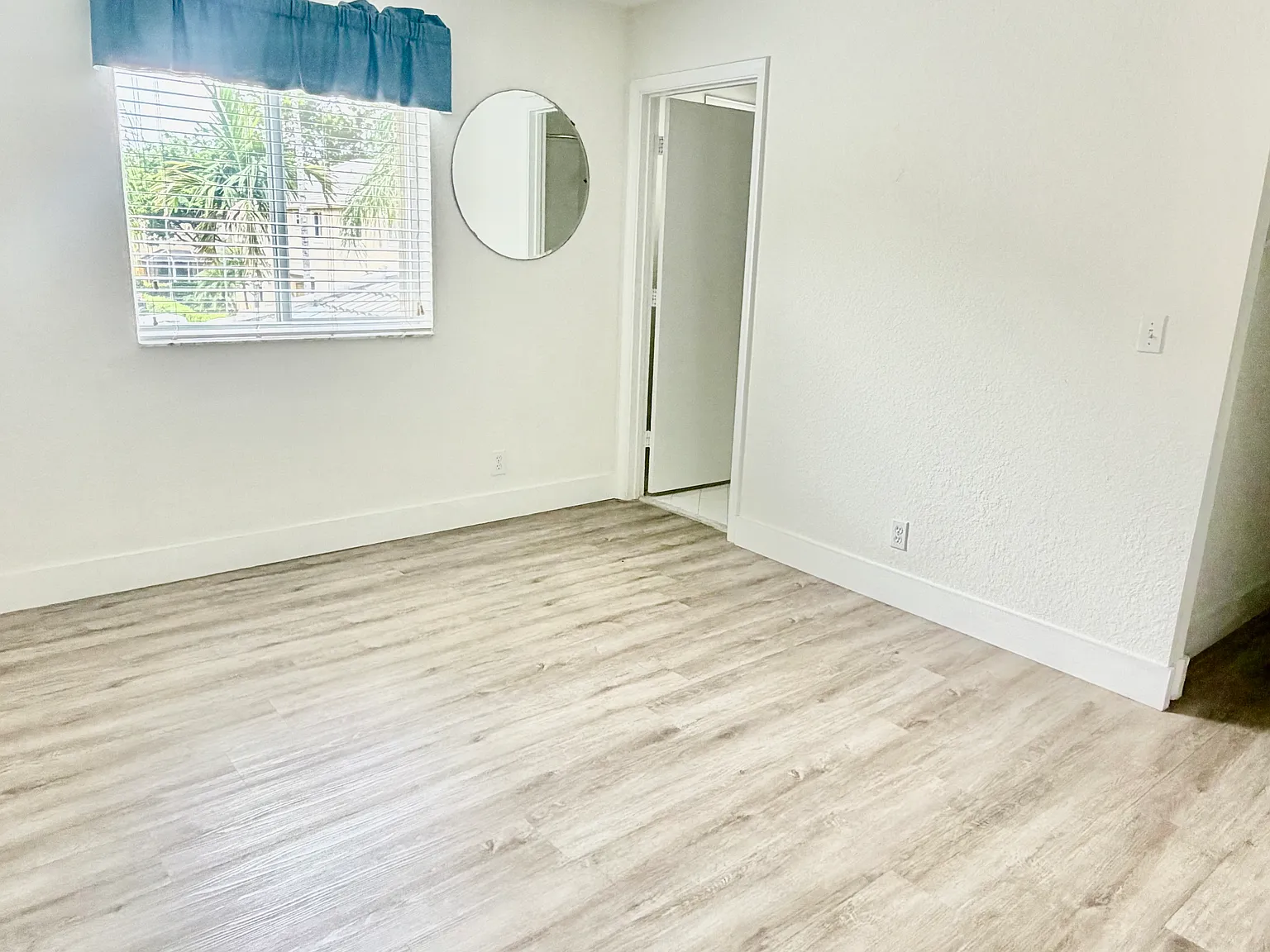 2 bed, 2.5 bath, 1155 sqft, $2,950 — Photo 4