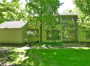 80 Willow Wood Ln, Moreland Hills, OH 44022
