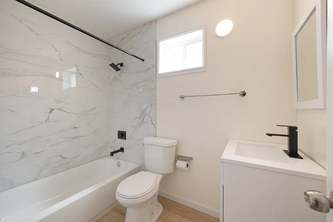 3 bed, $1,200 — Photo 1