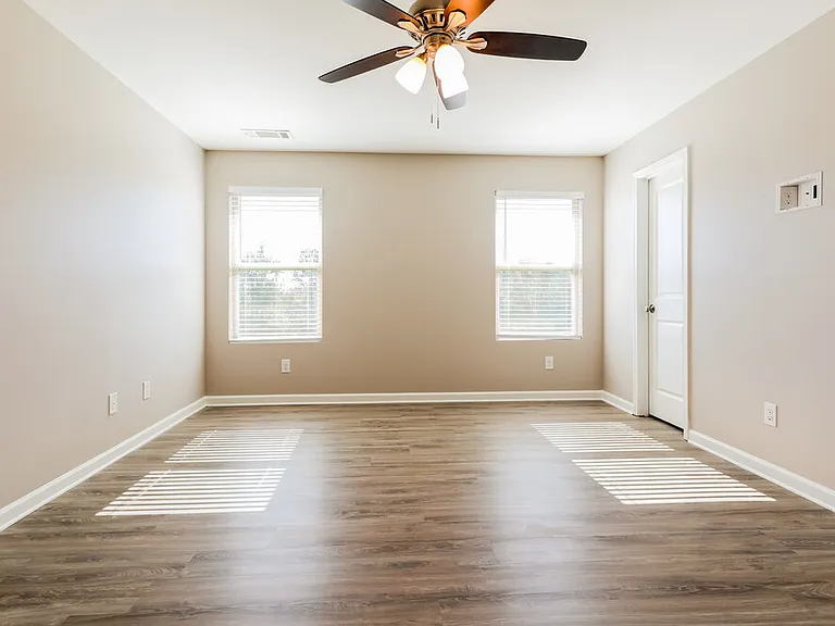422 Renown Ct — Photo 9