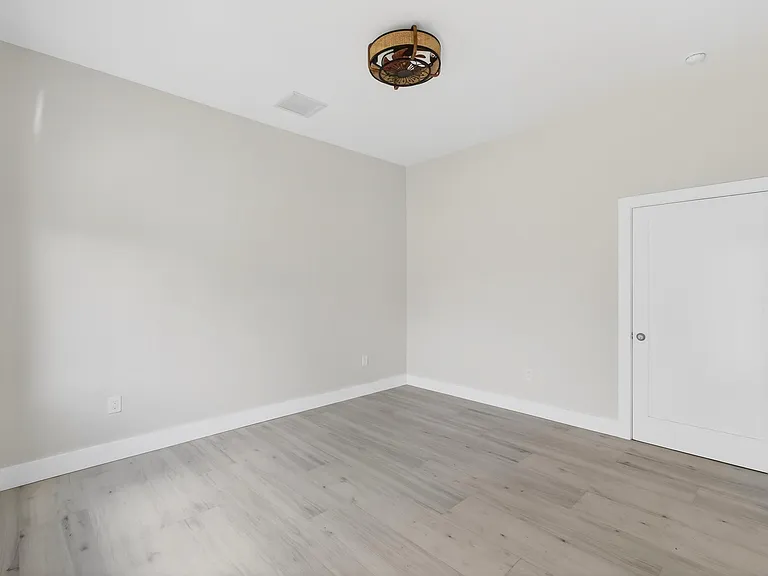 216 S C St — Photo 3