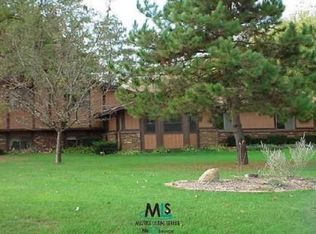 868 Fuller St, White Lake, MI 48386