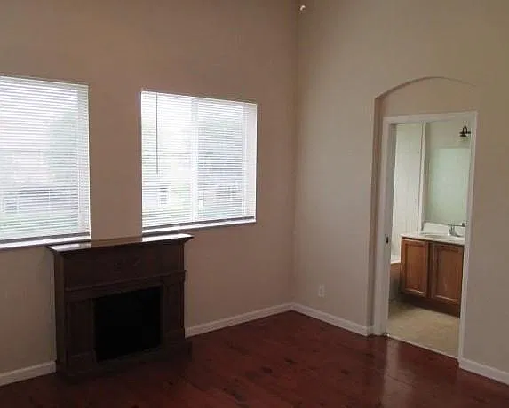 3 bed, 2.5 bath, 1482 sqft, $2,300 — Photo 3