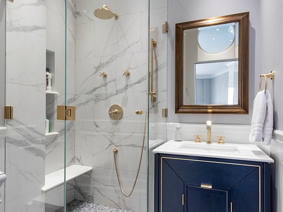 5th image of 140 W 69th St APT 84C