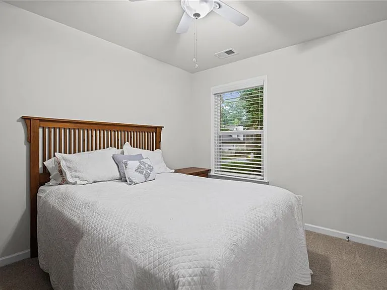 2779 White Oak Ln #20 — Photo 27