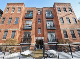 2955 N Racine Ave APT 2A, Chicago, IL 60657