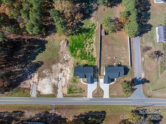 3rd image of 2047 Puetts Chapel Rd