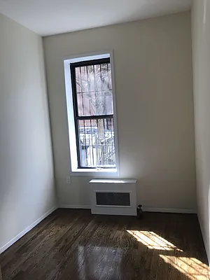 Rented by Salon Realty Corp | media 22