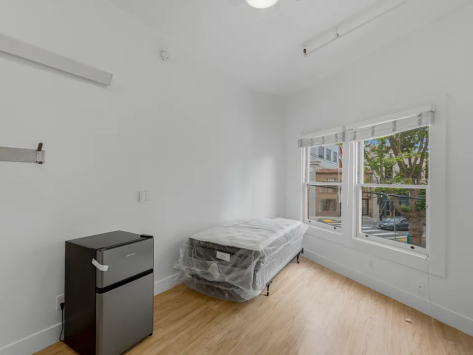 21 S Park St #214