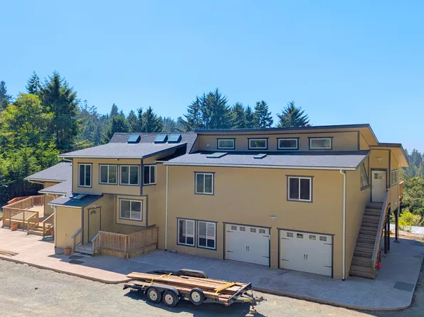 1643 Tompkins Hill Rd, Fortuna, CA 95540