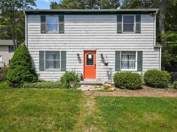 22 Huckleberry Trl, Narragansett, RI 02882