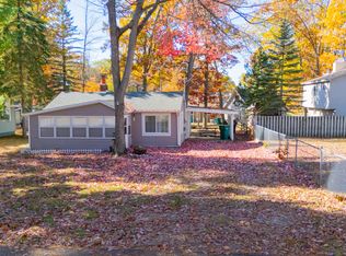 133 Maple Bluff Ave, Prudenville, MI 48651
