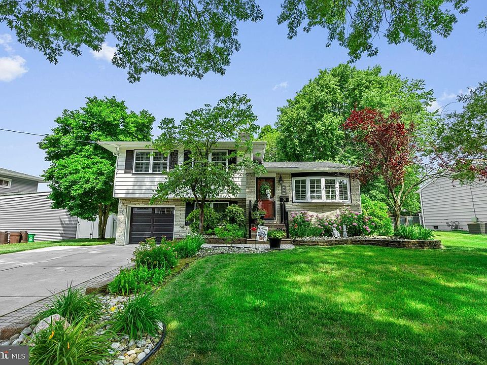 1st image of 36 Beaver Dr