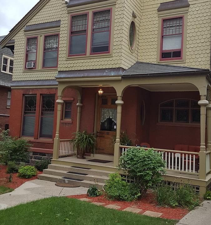 Street view of Victorian building