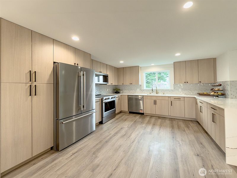 4th image of 5402 20th Avenue S
