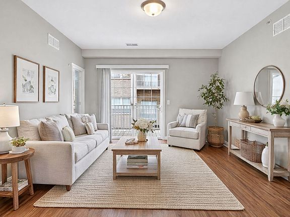 4th image of 4121 Reserve Rd #207