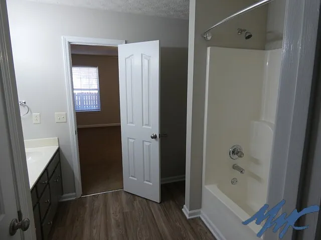 1114 Melvin Dr — Photo 8