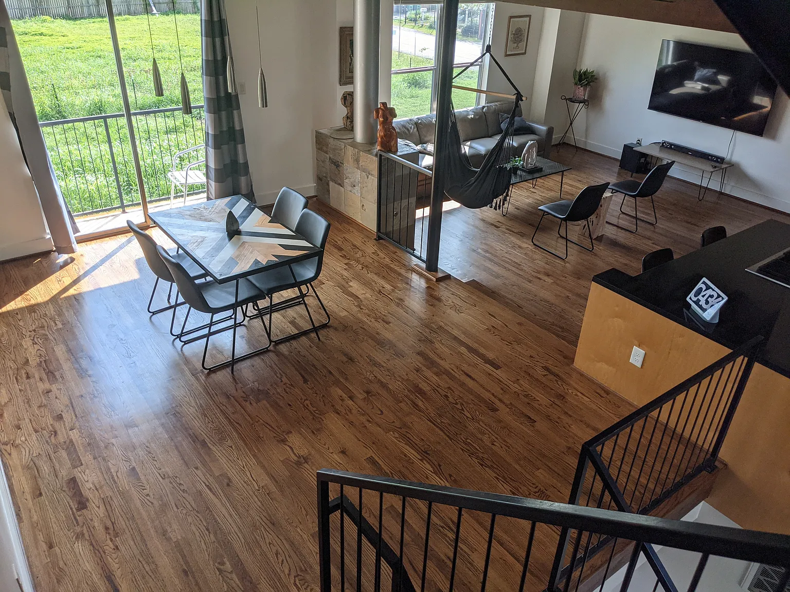 3 bed, 3.5 bath, 2082 sqft, $3,500 — Photo 2