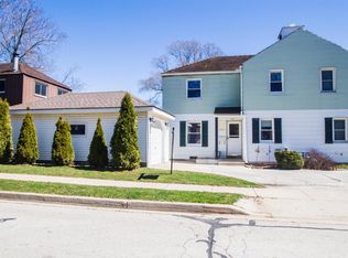 5916 Dale Ln, Greendale, WI 53129