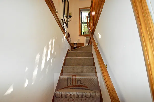 Rented by City Stop Realty | media 37