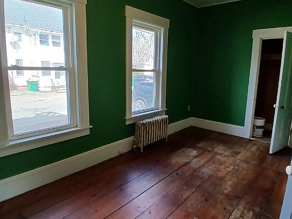 4th image of 94 Charles St Unit A