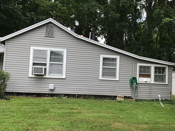 2nd image of 3524 Joel St