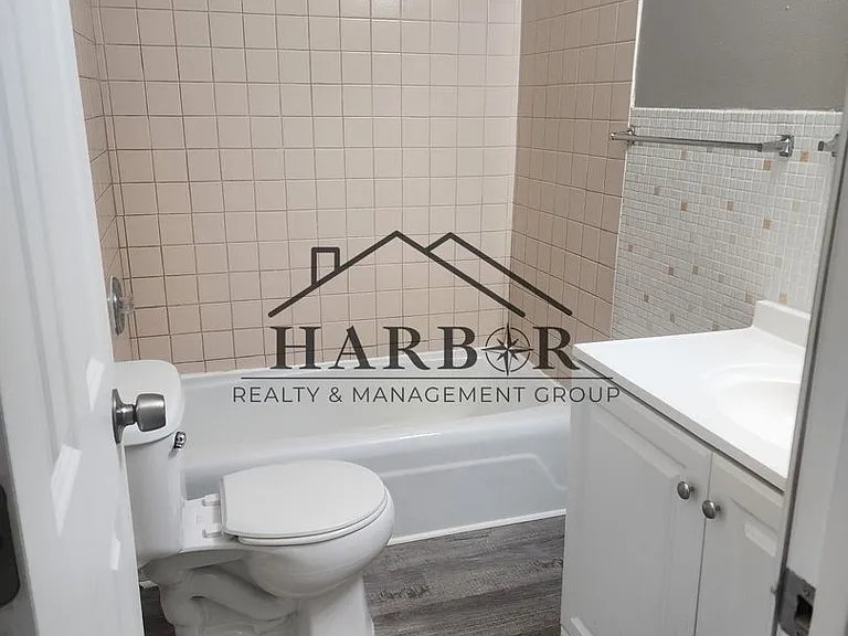 600 14th St NW #2 — Photo 6