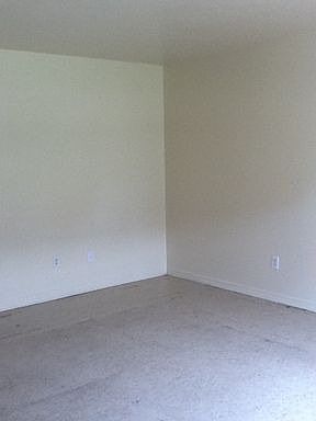 3rd image of 5501 Bayshore Ct APT 4