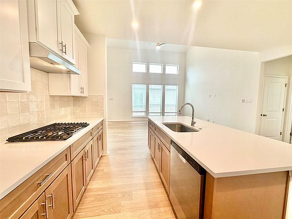 7th image of this home