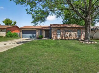 5826 CLIFF WALK DR, San Antonio, TX 78250