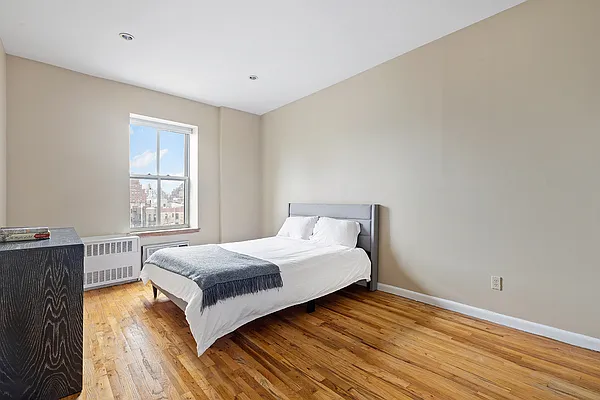 Sold by Compass | media 10