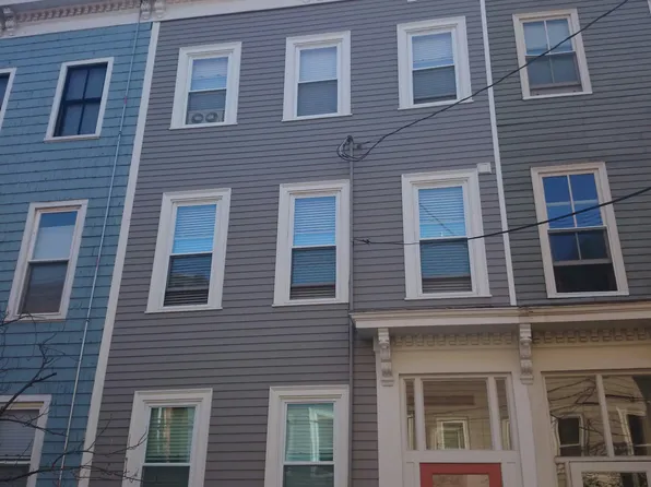 81 Russell St, Charlestown, MA 02129