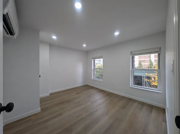 92 Clark Street image 1 of 5