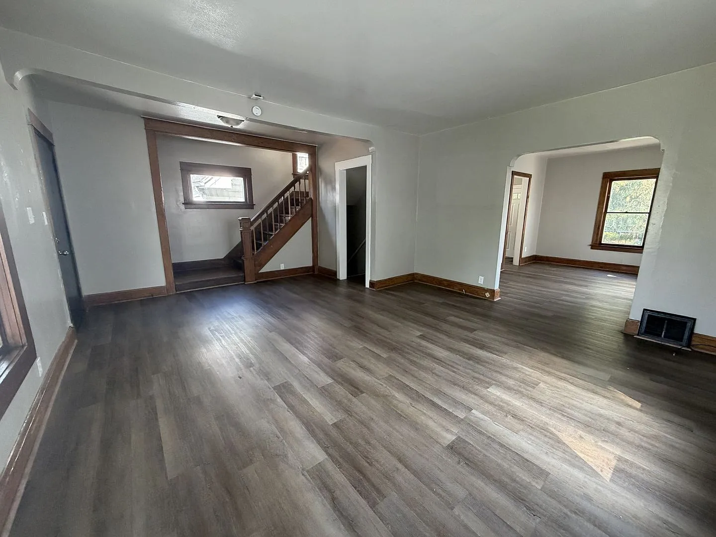 Cozy 3 Bedroom Home for Rent — Photo 2