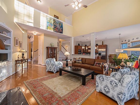 5th image of 16807 Destrehan Dr #1