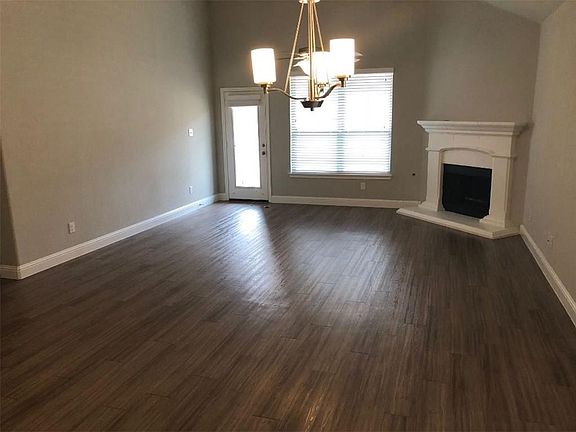4th image of 1200 Horsetail Dr