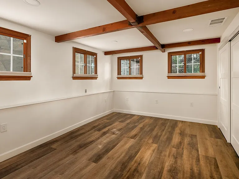 2624 N Commonwealth Ave — Photo 14