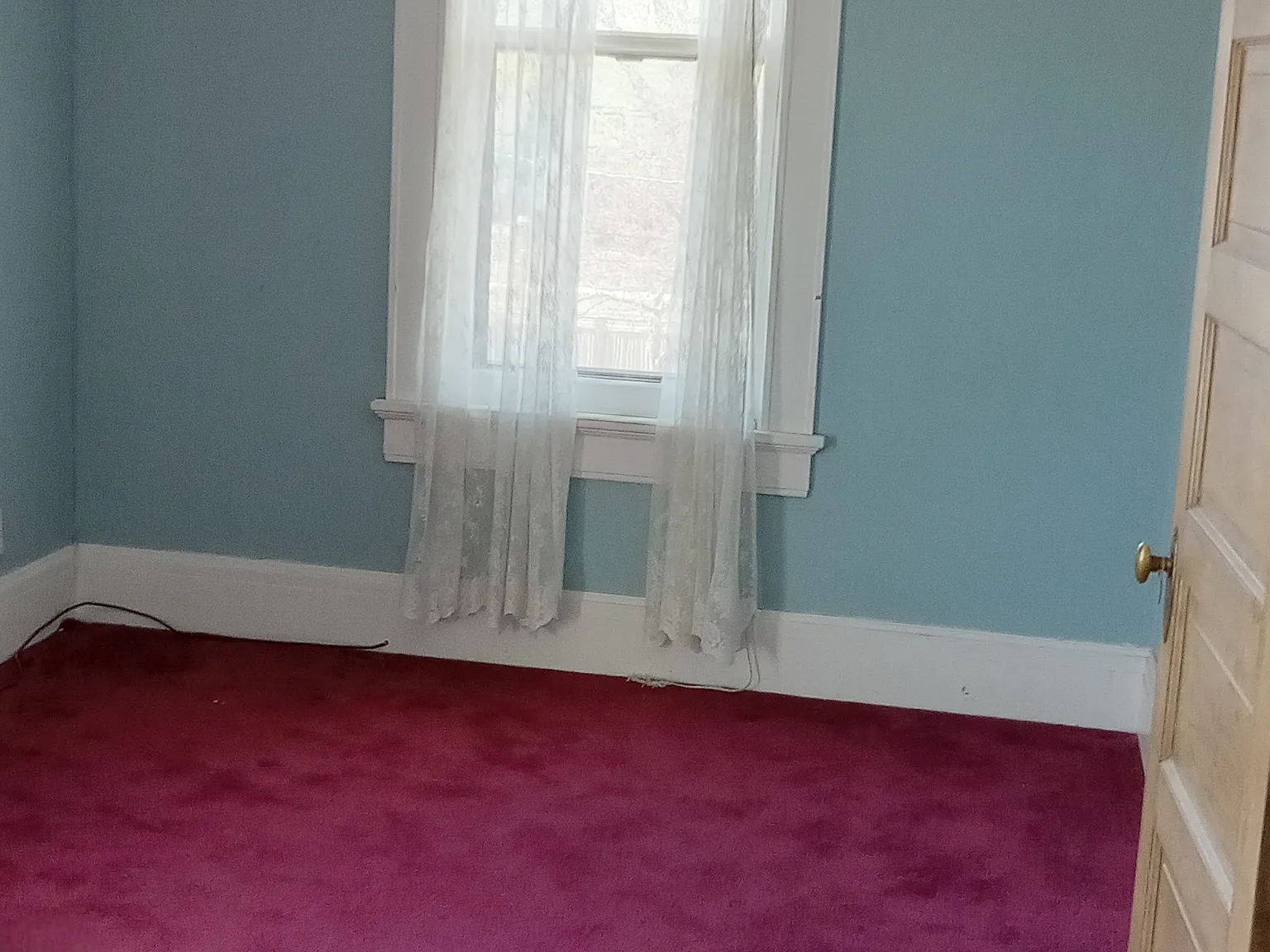 4 bed, 1600 sqft, $1,980 — Photo 3
