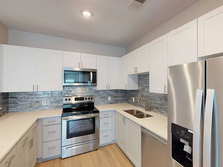The Vintage Lofts at West End — Photo 7