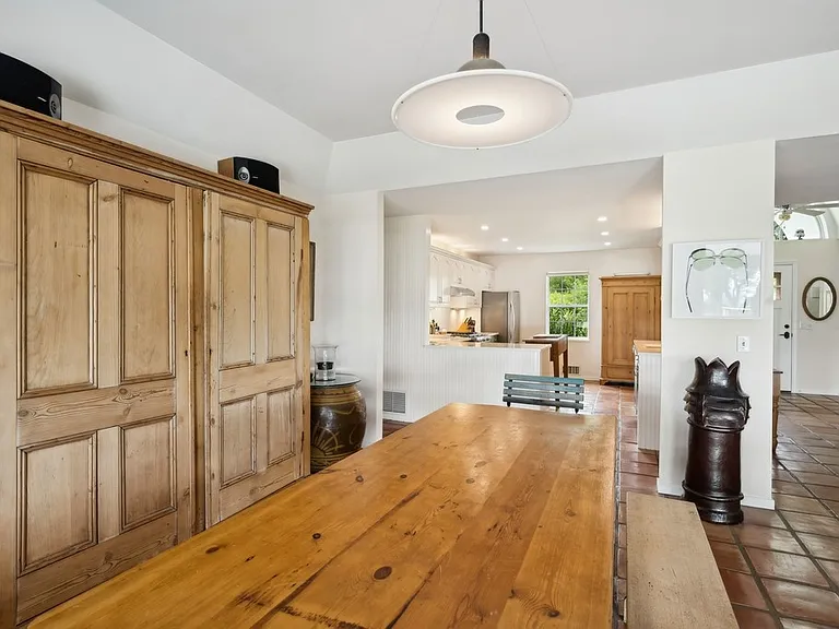 70 Mill Pond Ln — Photo 18