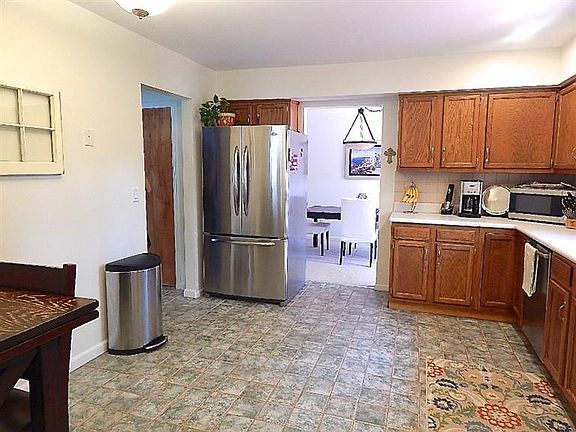 5th image of 3251 La Salle Dr