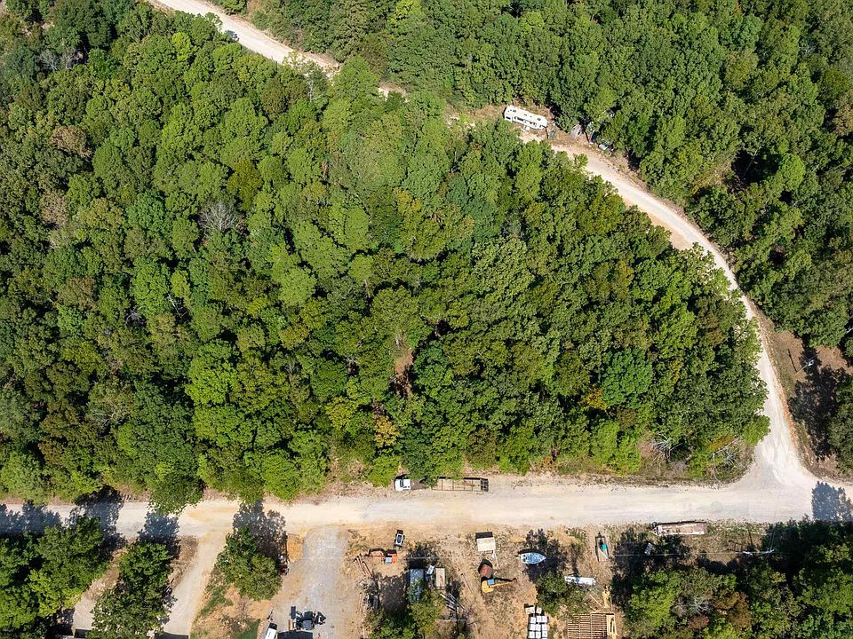 2nd image of Piney Ridge Rd