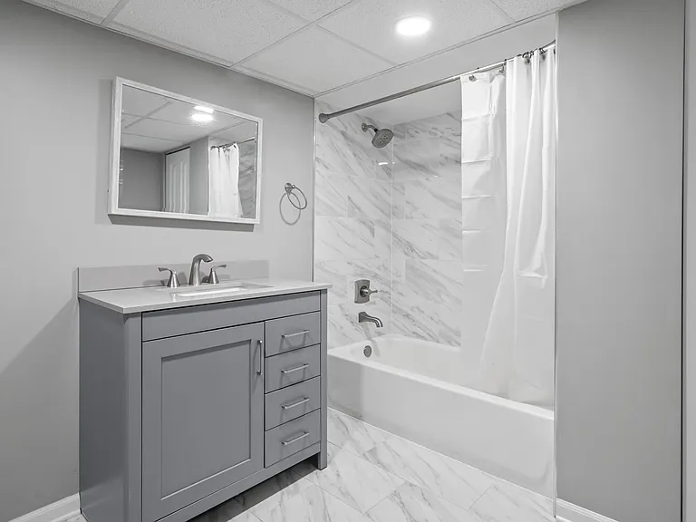 429 S Kenwood Ave — Photo 34