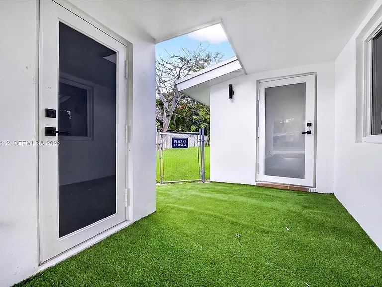 5715 Jackson St — Photo 7