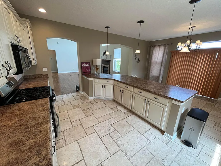 1936 Heathrow Dr — Photo 7