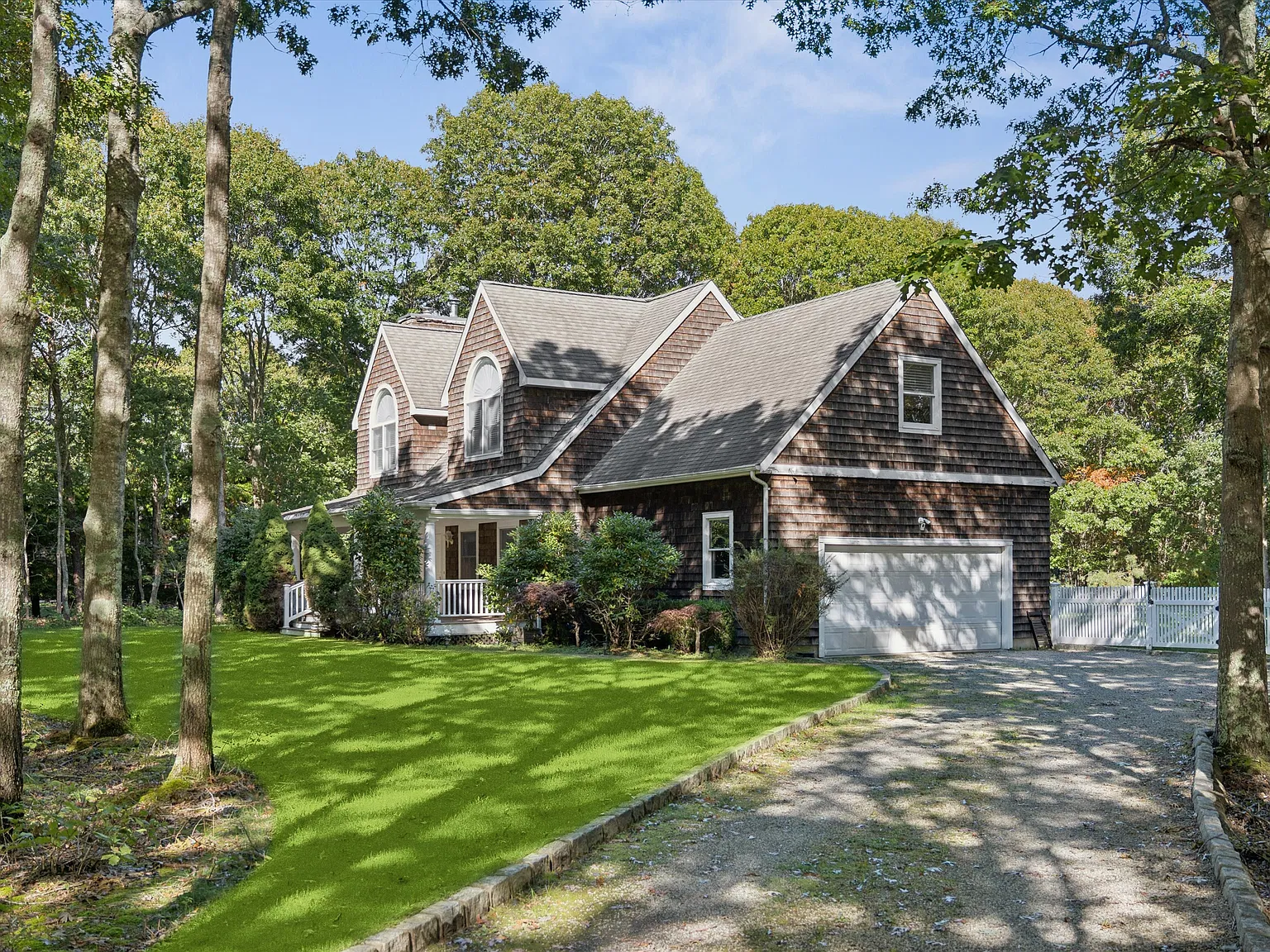 Summer in East Quogue 4 Beds 3 Bath Lg Inground Pool — Photo 4