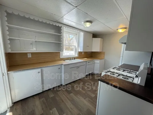 1015 N Sherman Ave, Springfield, MO 65802