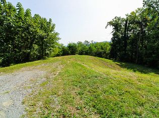 1468 Laurel Rd, Gatlinburg, TN 37738